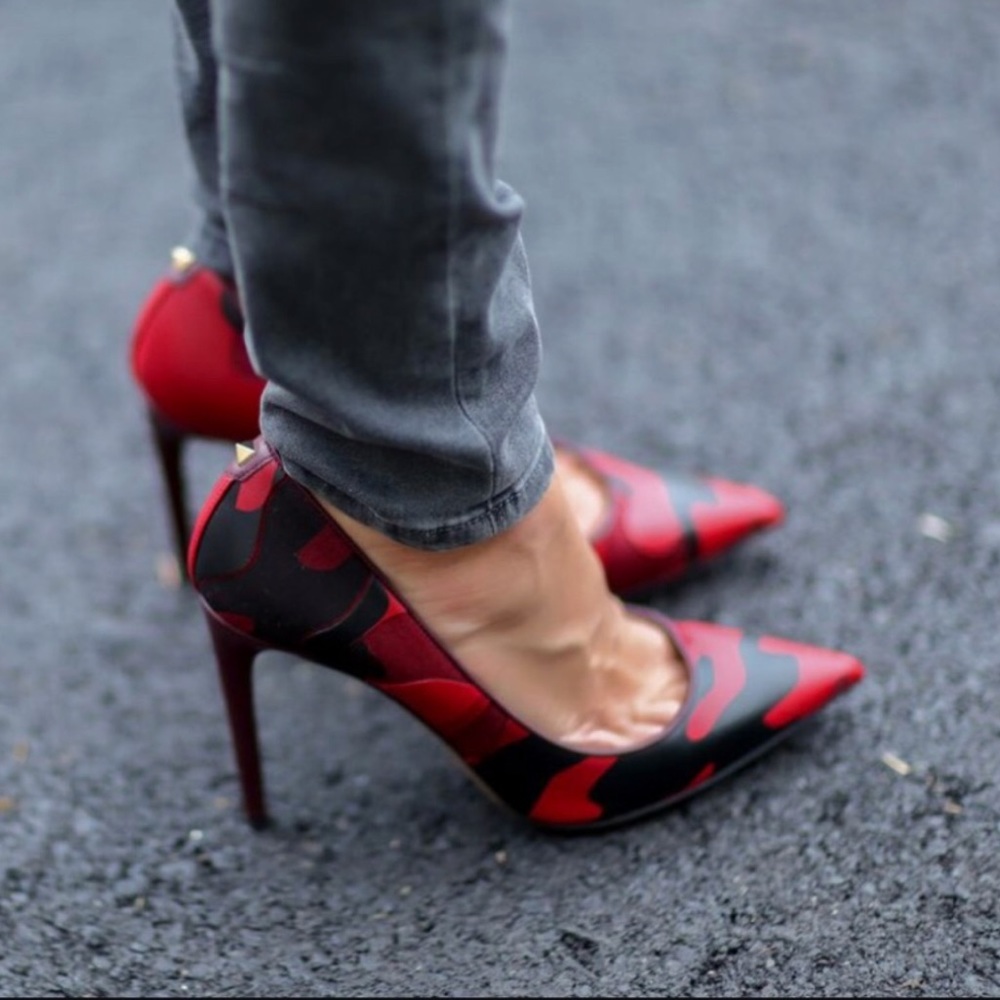Valentino Rockstud Red Camo Heels sz 36.5